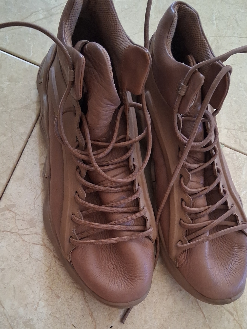 Ecco Women's Brown Leather High-Top Sneakers
